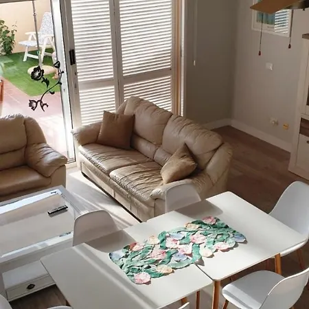 別荘 3-bedroom Townhouse Roque Conde アデヘ